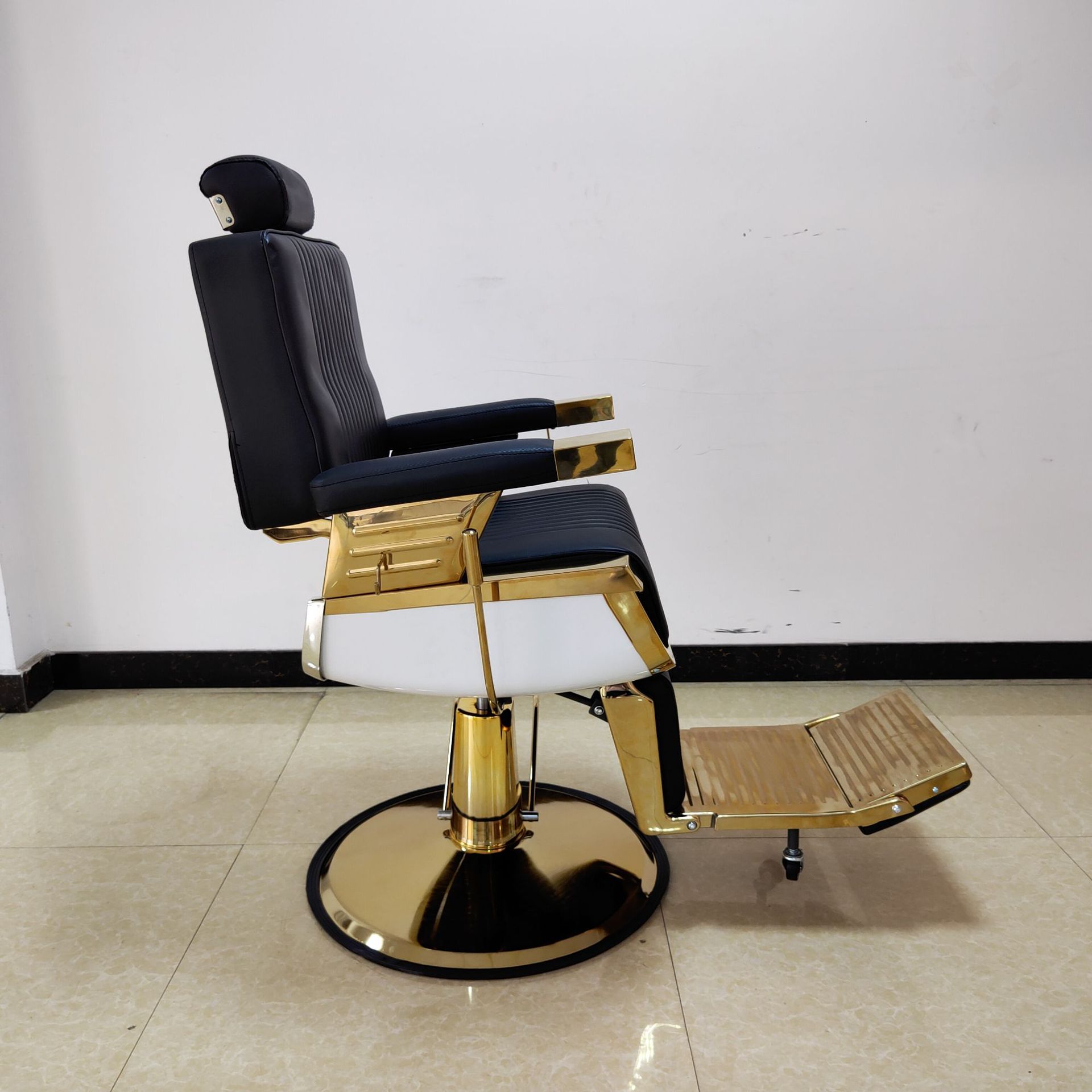 Gold vip kingsize barber chair - View 2 - Tessla Equipment Store